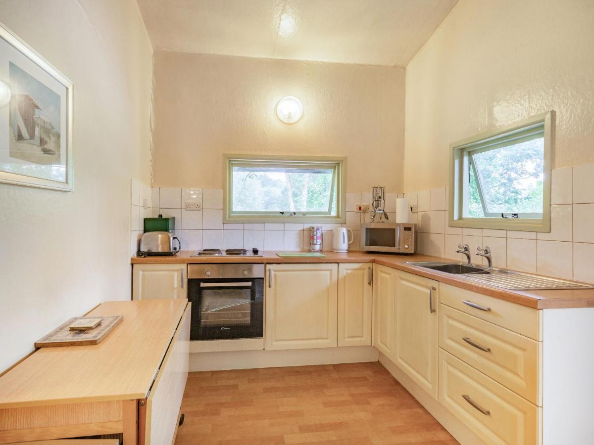 The Log Cabin Honiton Exterior foto